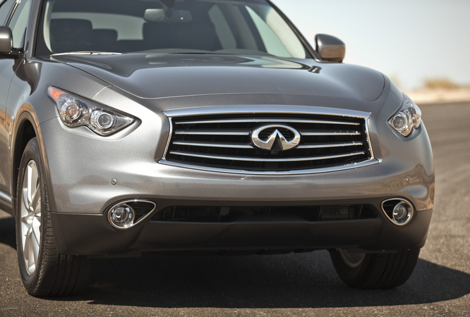 Refreshed Infiniti FX Gets New Front and New Package