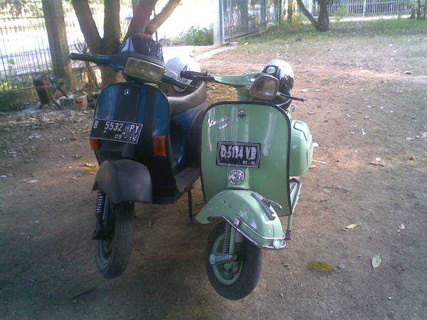 Piaggio Vespa 400