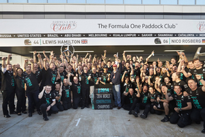 Mercedes celebrates the world title secured in Sochi