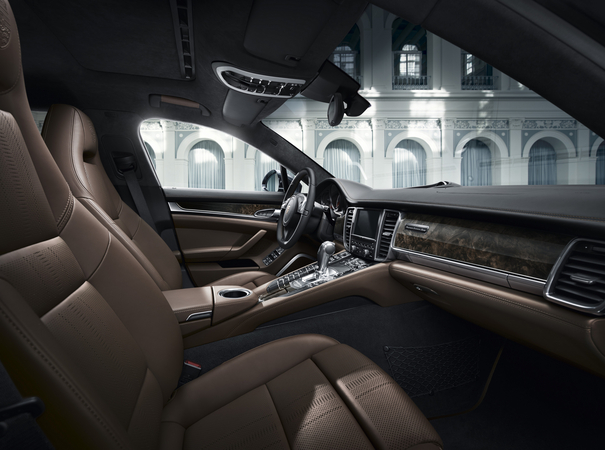 Inside the new special edition of Porsche gets seats upholstered in brown leather from the Italian company Poltrona Frau