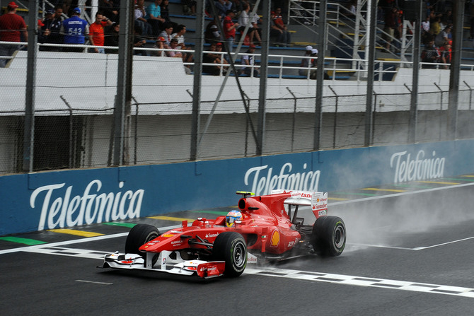 Hulkenberg storms into pole position in Brazil Hulkenberg storms into pole position in Brazil