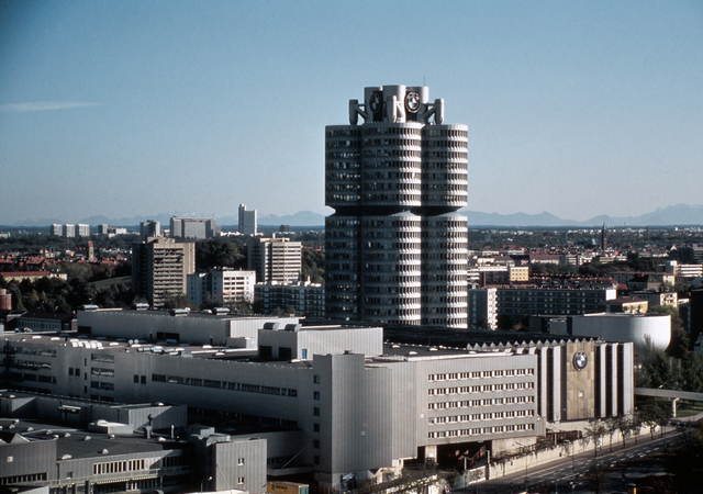 O edifício foi inaugurado no dia 18 de maio de 1973 O edifício foi inaugurado no dia 18 de maio de 1973