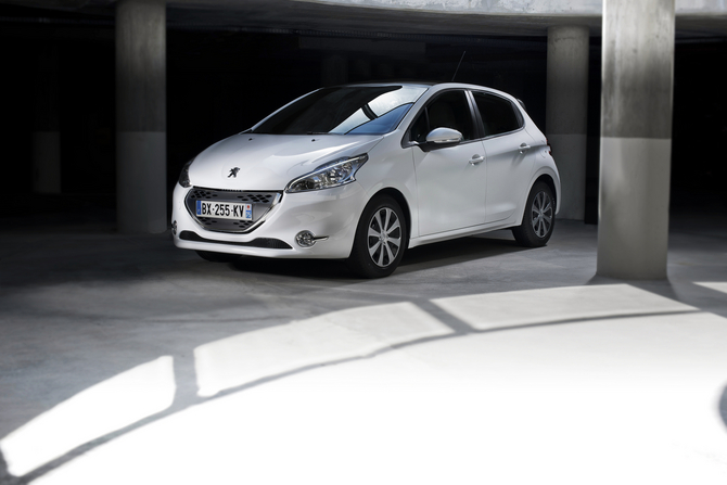 Peugeot 208 Allure 1.6 BlueHDi