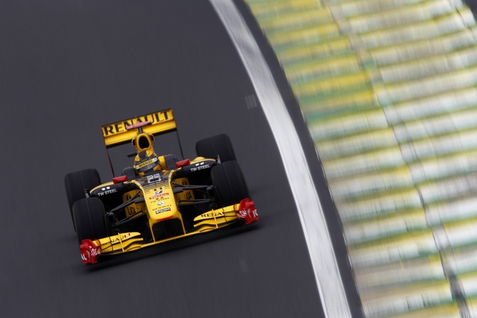Hulkenberg storms into pole position in Brazil Hulkenberg storms into pole position in Brazil