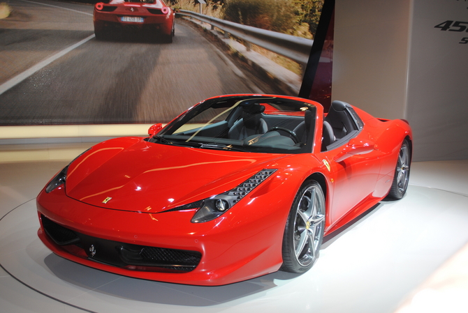 Ferrari add the 458 Spider to its lineup Ferrari add the 458 Spider to its lineup
