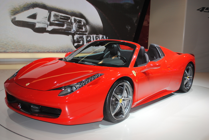 Ferrari add the 458 Spider to its lineup Ferrari add the 458 Spider to its lineup