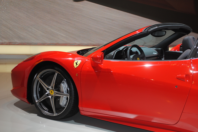 Ferrari add the 458 Spider to its lineup Ferrari add the 458 Spider to its lineup