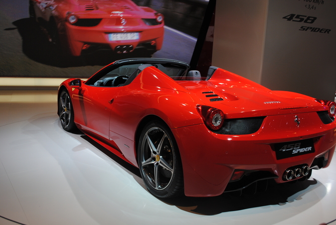 Ferrari add the 458 Spider to its lineup Ferrari add the 458 Spider to its lineup