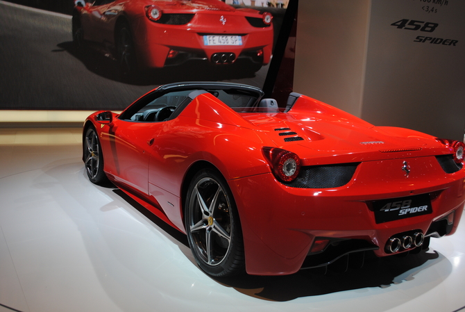 Ferrari add the 458 Spider to its lineup Ferrari add the 458 Spider to its lineup