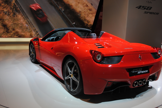 Ferrari add the 458 Spider to its lineup Ferrari add the 458 Spider to its lineup