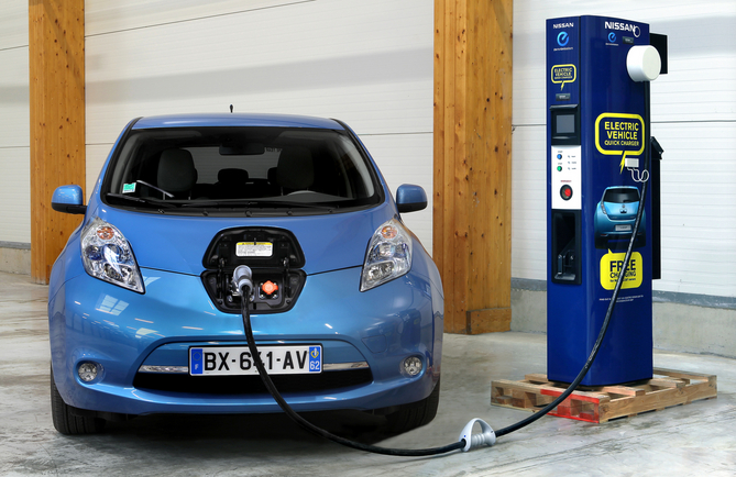 Les Bornes de Recharges Rapides Offertes par Nissan Debarquent en Europe