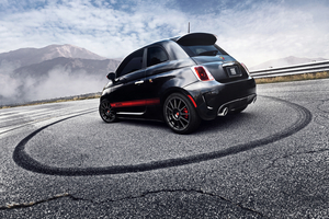 Fiat unleash Abarth 500 on the American public