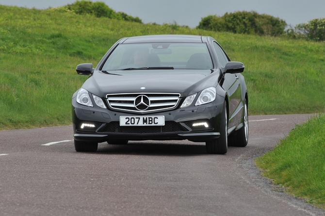 Mercedes-Benz E 350 BlueEfficiency Coupé Elegance