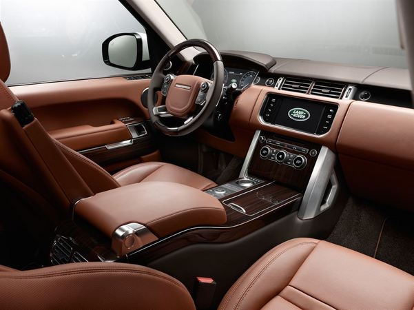 A versão Autobiography Black cobre o interior do Range Rover em couro A versão Autobiography Black cobre o interior do Range Rover em couro