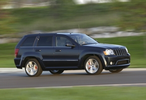 Jeep Cherokee SRT8 Does 8:49 Lap around the Nürburgring