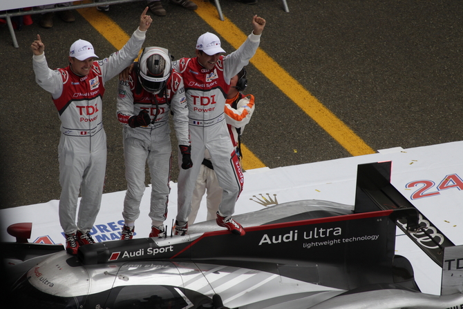 Audi wins Le Mans despite crashes Audi wins Le Mans despite crashes