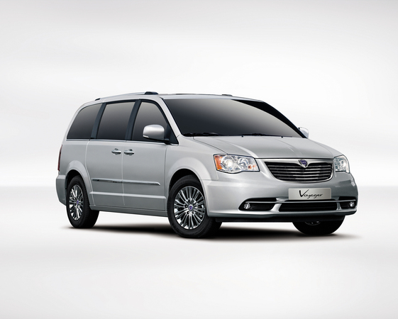 Lancia continue Chrysler re-badging with new Voyager Lancia continue Chrysler re-badging with new Voyager