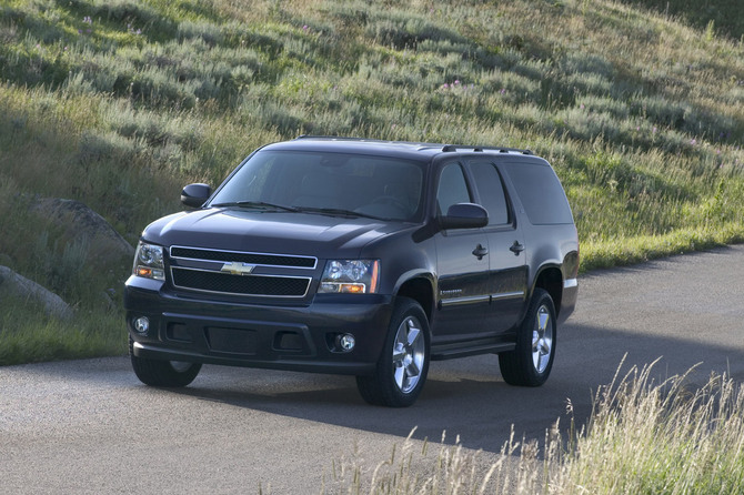 Chevrolet Suburban LS 2500 4WD