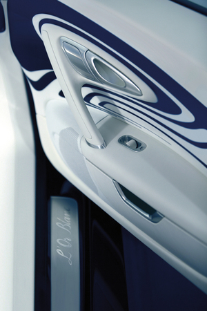 Bugatti reveal porcelain Veyron Bugatti reveal porcelain Veyron