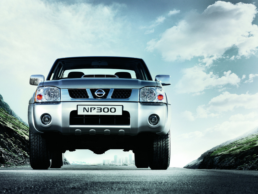 Nissan NP300 Pick Up 4x4 DDTi Chassis Cabina Dupla Comfor