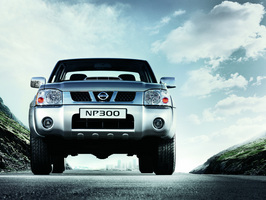 Nissan NP300 Pick Up 4x4 DDTi Chassis Cabina Dupla Comfor