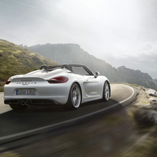 The new Boxster Spyder is equipped with a six-cylinder boxer engine with 3.8 liters with a 375hp output