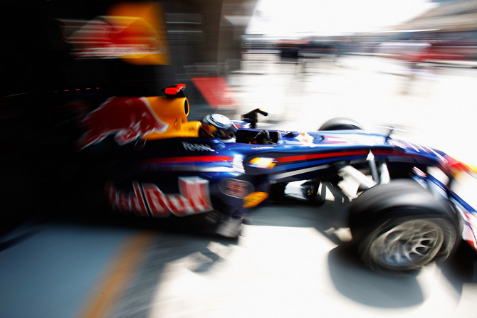 Vettel says his team needs an F-Duct system Vettel says his team needs an F-Duct system