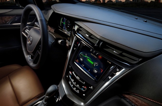 O sistema CUE da Cadillac também vem de fábrica com o novo ELR O sistema CUE da Cadillac também vem de fábrica com o novo ELR