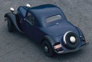 Citroën Traction Avant 11B Faux Cabriolet