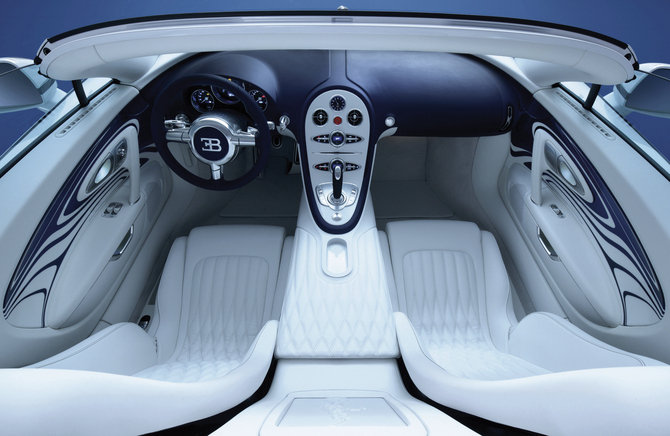 Bugatti reveal porcelain Veyron Bugatti reveal porcelain Veyron