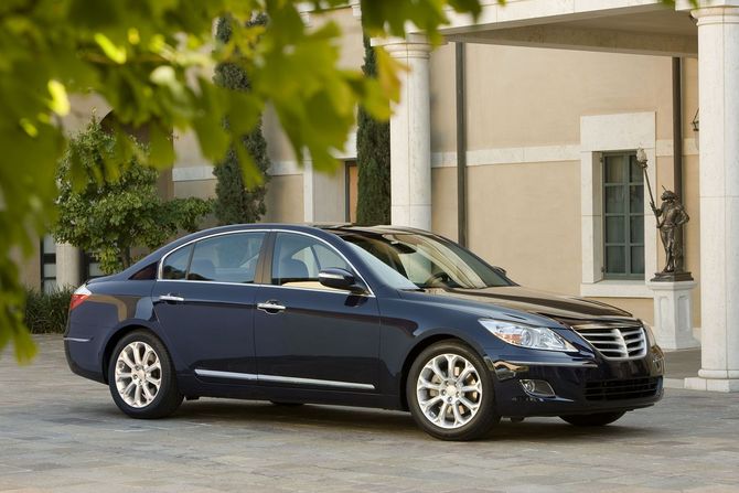 Hyundai Genesis V6 (US)