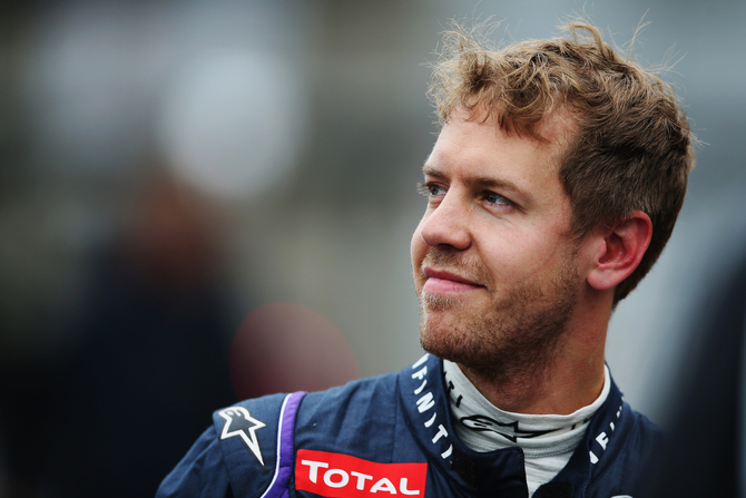 Vettel prolongou o contrato com a Red Bull por mais um ano