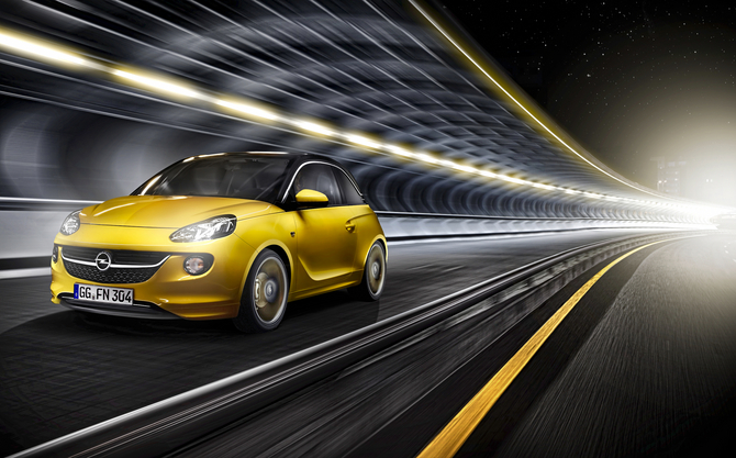 Der Opel ADAM ist zum Start zunächst mit drei Benzinmotoren in Verbindung mit Fünfgang-Schaltgetriebe verfügbar.