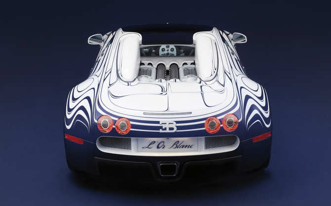Bugatti reveal porcelain Veyron Bugatti reveal porcelain Veyron