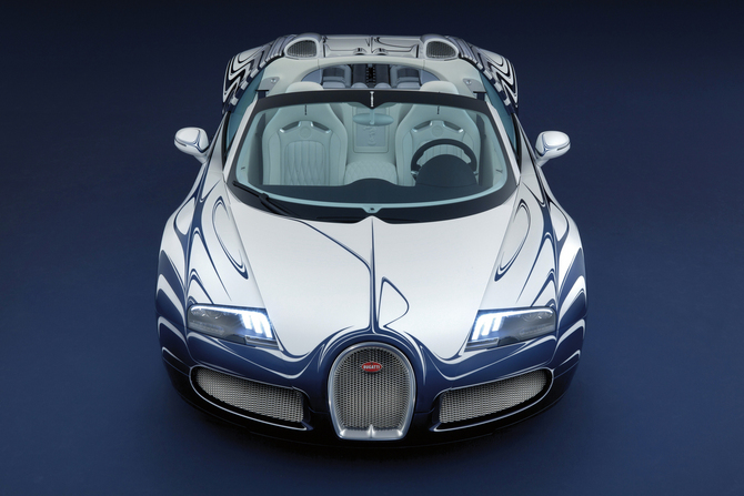 Bugatti reveal porcelain Veyron Bugatti reveal porcelain Veyron