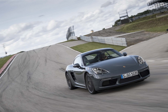 Porsche 718 Cayman S PDK