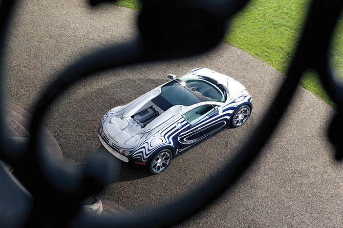 Bugatti reveal porcelain Veyron Bugatti reveal porcelain Veyron