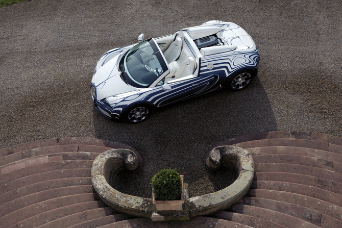 Bugatti reveal porcelain Veyron Bugatti reveal porcelain Veyron