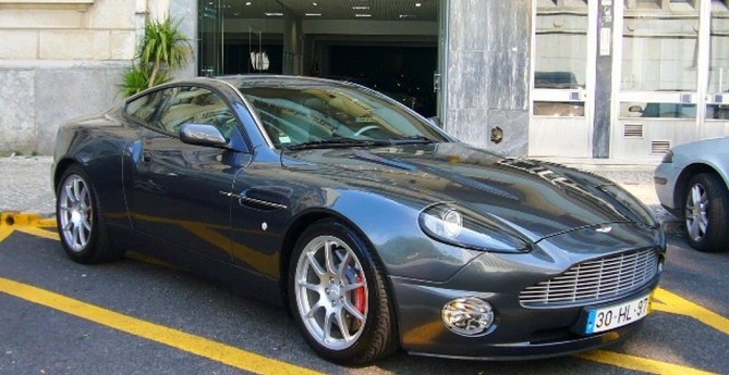 Aston Martin DB9