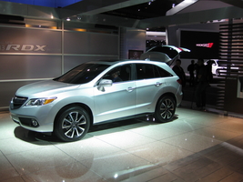 Second-Generation Acura RDX Ditches Turbo Four for V6