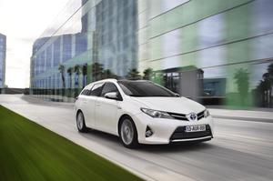 New Toyota Auris Sports Tourer Ready to Hit Dealers