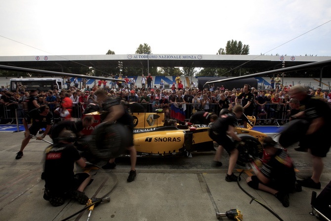 Vettel fastest after second free practice at Monza Vettel fastest after second free practice at Monza