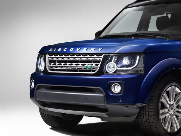A new supercharged V6 replaces the previous V8 A new supercharged V6 replaces the previous V8