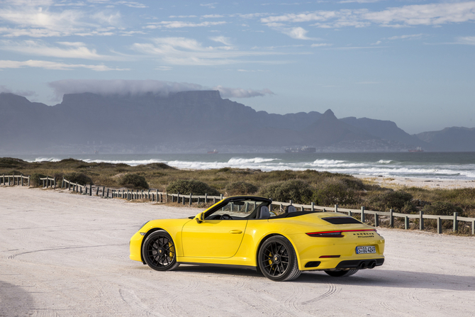 Porsche 911 Carrera 4 GTS Cabriolet PDK