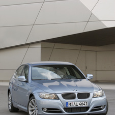 BMW 330i Edition Lifestyle Automatic