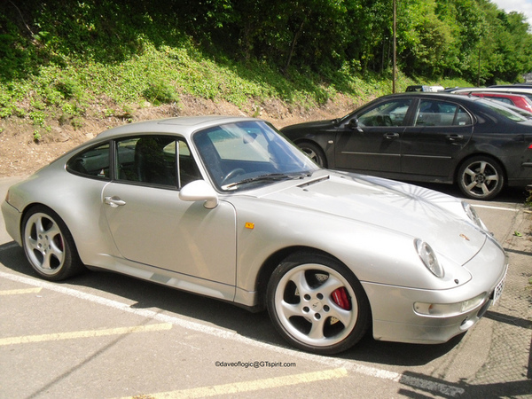 Porsche 911 Carrera 4 S {993}