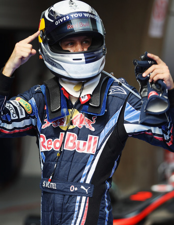 Vettel reaches third pole of the season Vettel reaches third pole of the season
