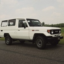 Toyota Landcruiser 70 LX