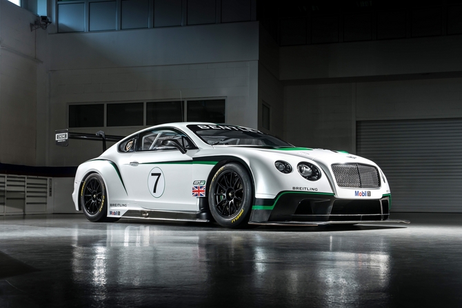 O Continental GT3 reduz 1020kg relativamente ao Continental GT de estrada O Continental GT3 reduz 1020kg relativamente ao Continental GT de estrada