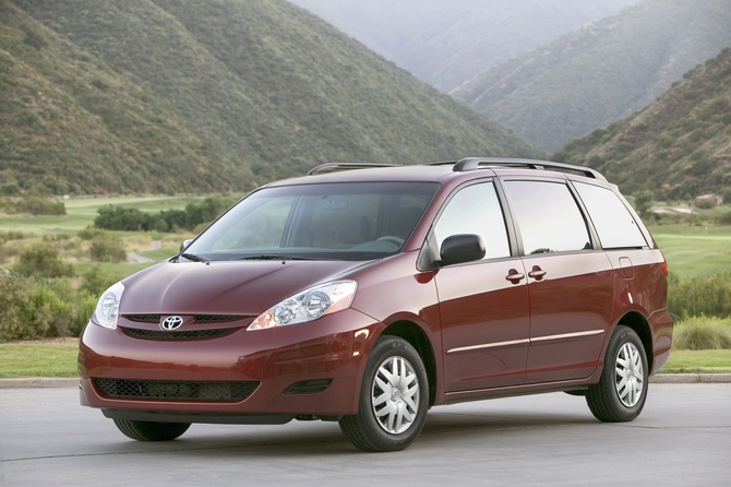 600.000 Sienna units recalled by Toyota 600.000 Sienna units recalled by Toyota
